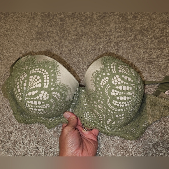 Lot of 2 Victoria's Secret bras (like new) Dream Angels size 34DDD - Picture 5 of 5